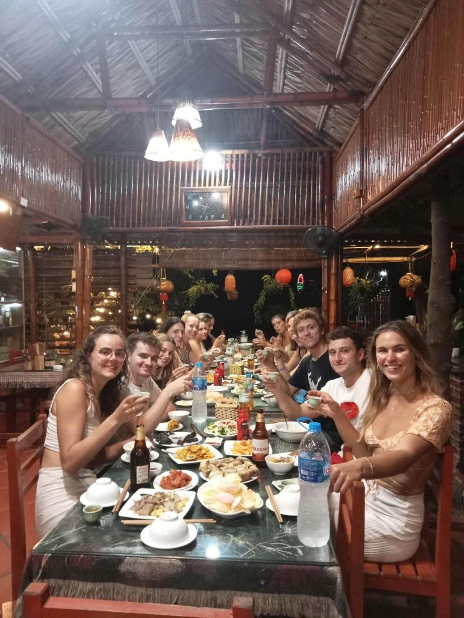 Hoalu Backpacker Homestay นิญบิ่ญ ภายนอก รูปภาพ